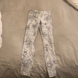 Lululemon leggings. Never worn